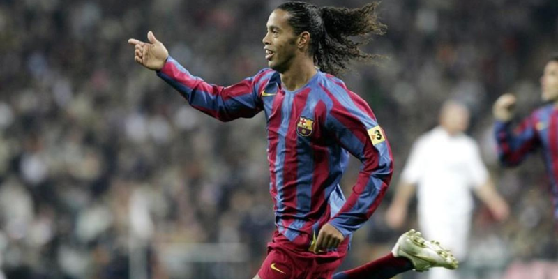 The positions Ronaldinho played in his career
